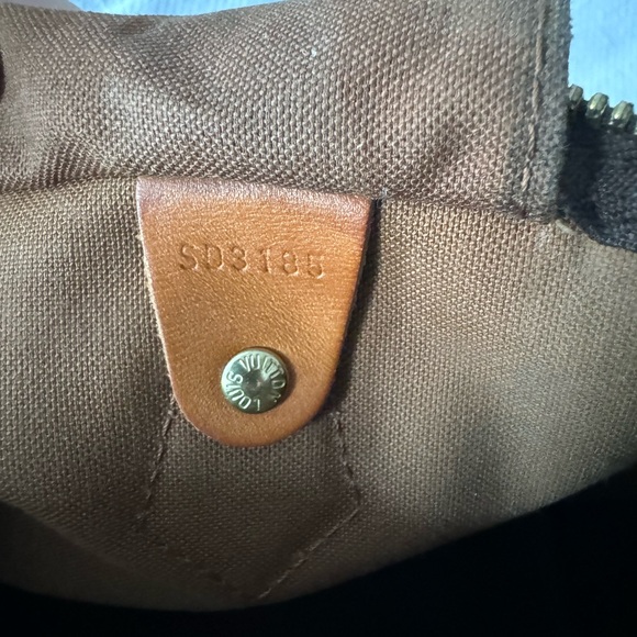 Louis Vuitton Speedy with Strap 👠 - Picture 9 of 10